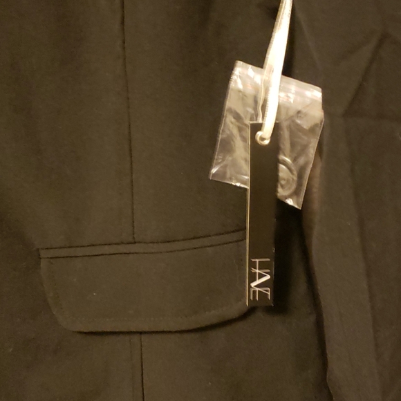 Have jacket/blazer - Picture 4 of 4